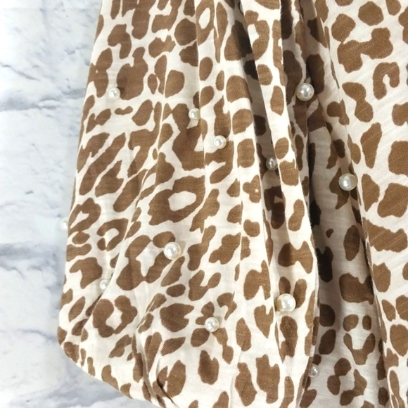Cato Leopard Print Top w Pearl Beads on Sleeves Sz L - Picture 2 of 5